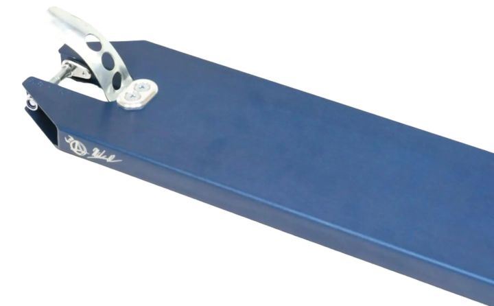 Base Apex Nils Qvarford Signature