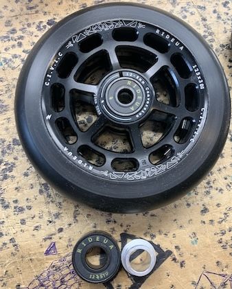 Rueda UrbanArtt Civic 125 x 30 / 24 x 30 Arctic Blue Black